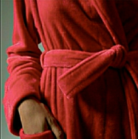 🔥SALE🔥 Red Robe Plush Luxury Soft Soma S/M NWT 🥰 RETAIL $84- - Picture 2 of 8